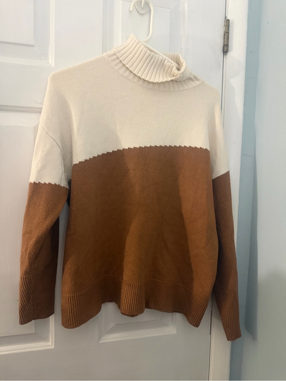 Philosophy Republic Clothing M Colorblock Turtleneck Sweater Brown Cream